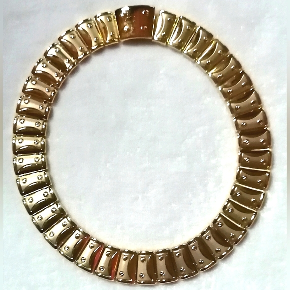 EUC,FLAT CLEOPATRA STYLE GOLD CHOKER NECKLACE. (Cartier Like) - Picture 5 of 6